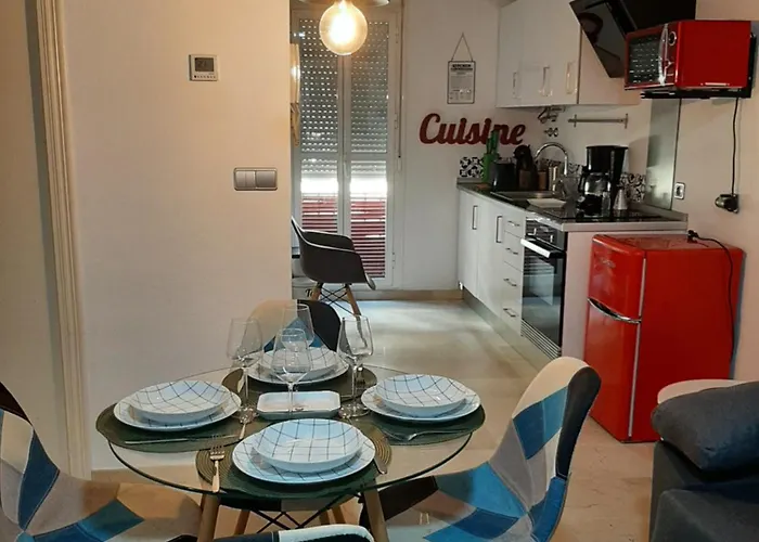 Selecta Con Piscina En Calle Juzgado